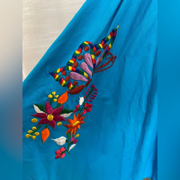 Turquoise Mexican embroidery dress - Picture 8 of 10